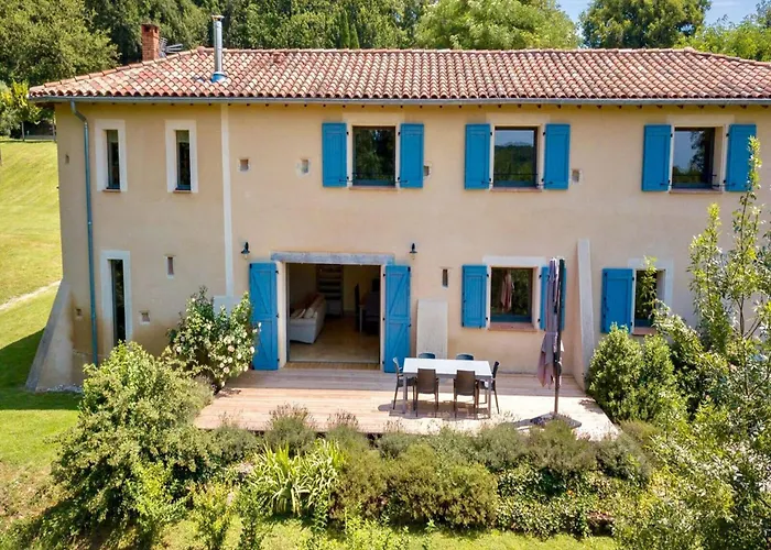 Nyaraló French With Pool & Games