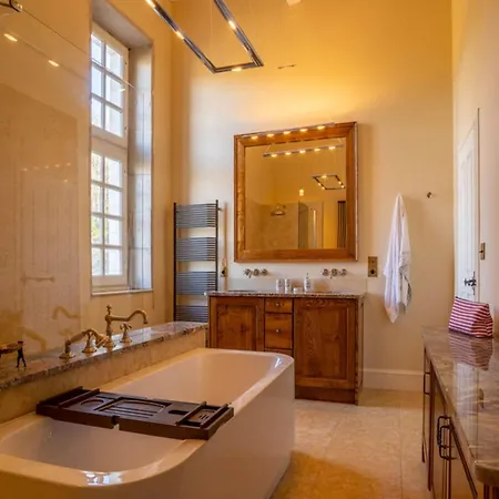 French With Pool & Games Holiday home Damiatte