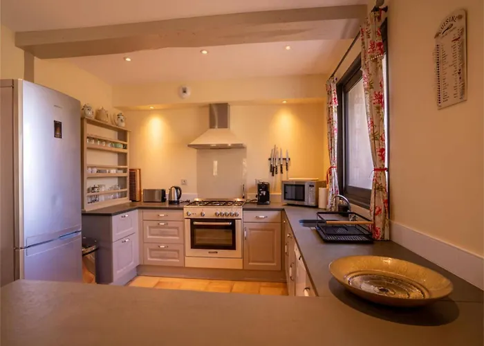 French With Pool & Games Holiday home Damiatte