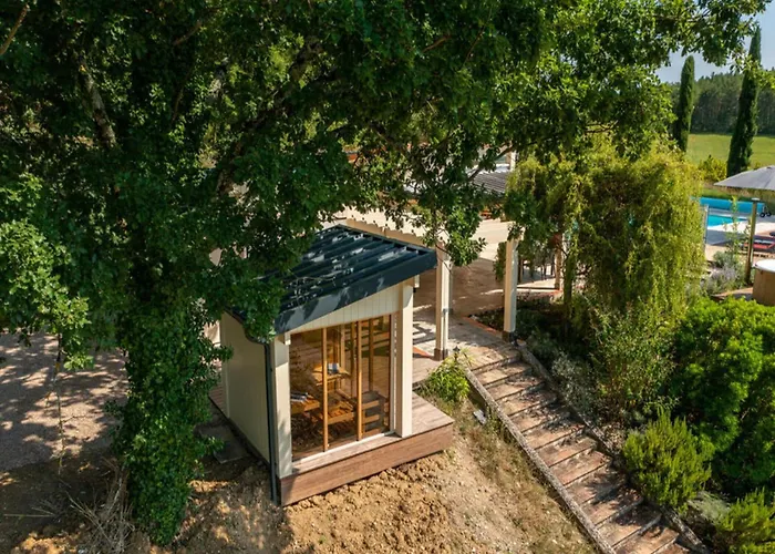 French With Pool & Games *